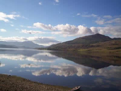 Luxury Loch Side Holiday Cottage in Scotland