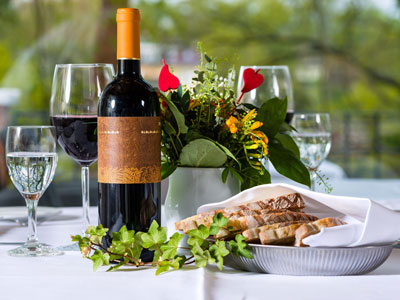 Restaurant, Pubs and Bars - Things to Do on Holiday Restaurant, Pubs and Bars - Things to Do on Holiday