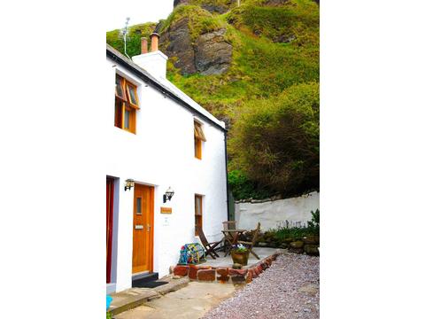 Holiday Cottage in Pennan, Scotland Holiday Cottage in Aberdeenshire, Scotland