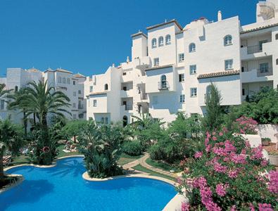 Hotels With A Swimming Pool In Malaga Area Spain Book Online Royal Oasis Club At Pueblo Quinta Hotel Malaga Area