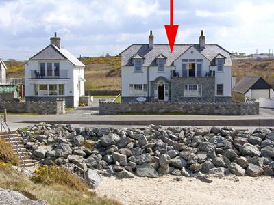 prince williams house. TOPSHOTSPrince William greets