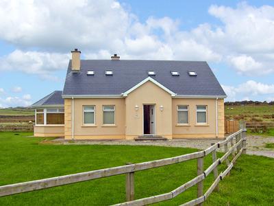 Sunnyside Beach Cottage Malin Head County Donegal North West Ref 3716, 
