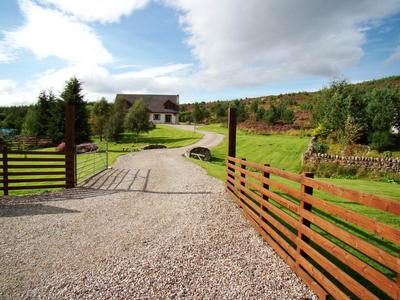 B&B in Loch Ness, Scotland B&B in The Highlands, Scotland