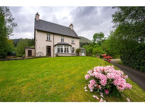 Holiday Cottage in Crianlarich, Scotland Holiday Cottage in Stirlingshire, Scotland