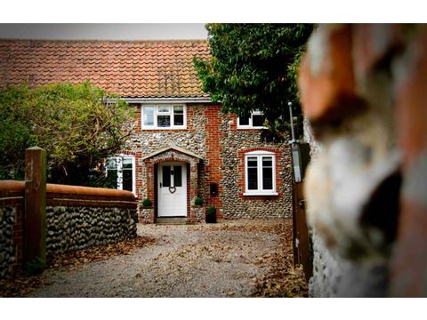 Holiday Cottage in Weybourne, England Holiday Cottage in Norfolk, England