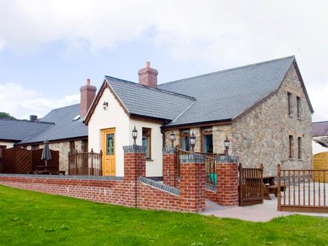 Holiday Cottage in Kidwelly, Wales Holiday Cottage in Carmarthenshire, Wales