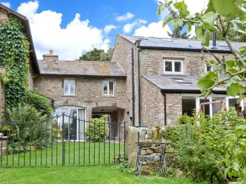 Holiday Cottage in High Bentham, England Holiday Cottage in Lancashire, England