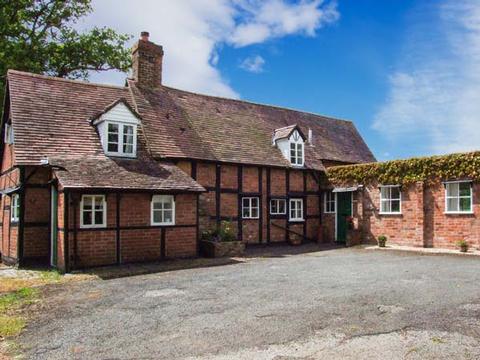 Holiday Cottage in Lower Apperley, England Holiday Cottage in Gloucestershire, England