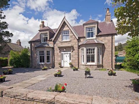 Holiday Cottage in Ballater, Scotland Holiday Cottage in Aberdeenshire, Scotland