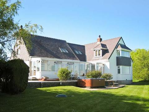 Holiday Cottage in Penmynydd, Wales Holiday Cottage in Anglesey, Wales