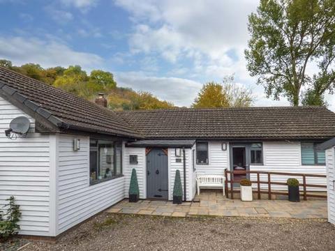 Holiday Cottage in Llanfynydd, Wales Holiday Cottage in Flintshire, Wales