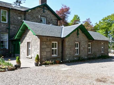 Holiday Cottage in Forfar, Scotland Holiday Cottage in Angus and Dundee, Scotland