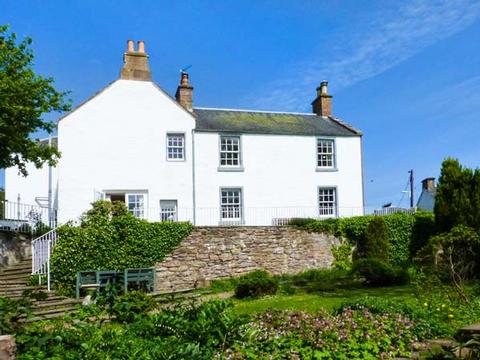 Holiday Cottage in Kirriemuir, Scotland Holiday Cottage in Angus and Dundee, Scotland