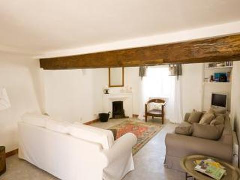 Holiday Cottage in Villeneuve-les-Montreal, France Holiday Cottage in Aude, France