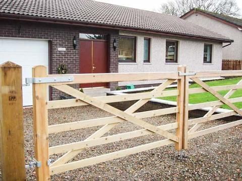 Holiday Cottage in Forth, Scotland Holiday Cottage in South Lanarkshire, Scotland