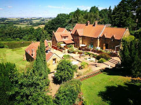 Holiday Cottage in Chipping Norton, England Holiday Cottage in Oxfordshire, England