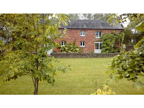 Holiday Cottage in Nr Llansantffraid, Wales Holiday Cottage in Powys, Wales