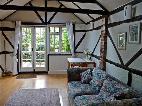Special Offer For Avon Vale Self Catering Cottage Woodgreen New Forest