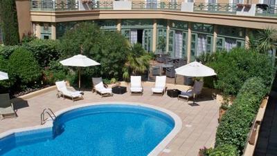 Hotel in Aix-En-Provence, France Hotel in Bouches-du-Rhone, France
