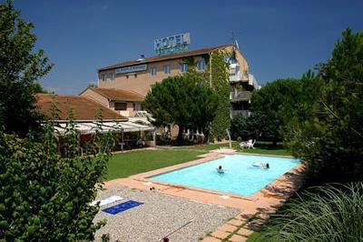 Hotel in Aubagne, France Hotel in Bouches-du-Rhone, France