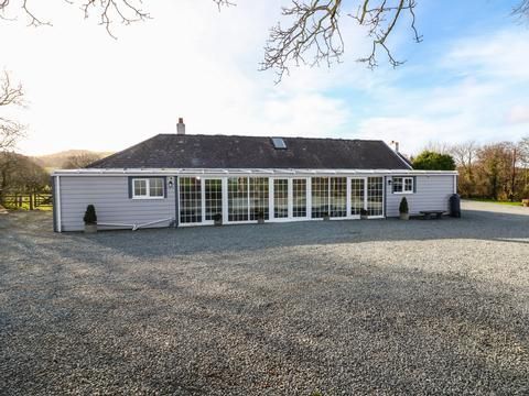 Holiday Cottage in Morfa Nefyn, Wales Holiday Cottage in Gwynedd, Wales