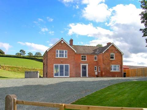 Holiday Cottage in Llanfair Caereinion, Wales Holiday Cottage in Powys, Wales