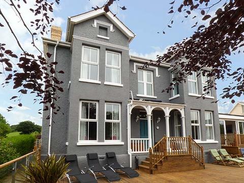Holiday Cottage in Tresaith, Wales Holiday Cottage in Ceredigion, Wales