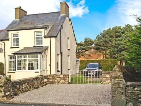 Holiday Cottage in Morfa Bychan, Wales Holiday Cottage in Gwynedd, Wales