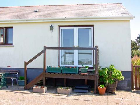 Holiday Cottage in Pembroke, Wales Holiday Cottage in Pembrokeshire, Wales