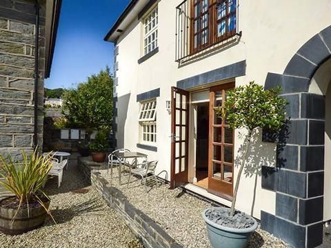 Holiday Cottage in Porthmadog, Wales Holiday Cottage in Gwynedd, Wales