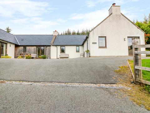 Holiday Cottage in Plockton, Scotland Holiday Cottage in The Highlands, Scotland