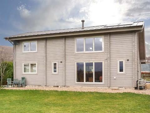 Holiday Cottage in Roy bridge, Scotland Holiday Cottage in The Highlands, Scotland