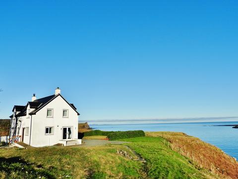 Holiday Cottage in Staffin, Scotland Holiday Cottage in The Highlands, Scotland