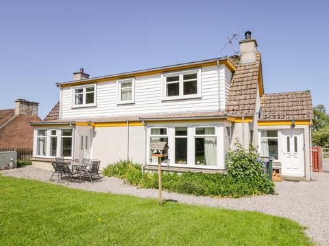 Holiday Cottage in Tomintoul, Scotland Holiday Cottage in The Highlands, Scotland