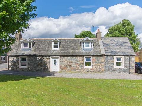 Holiday Cottage in Tomintoul, Scotland Holiday Cottage in The Highlands, Scotland