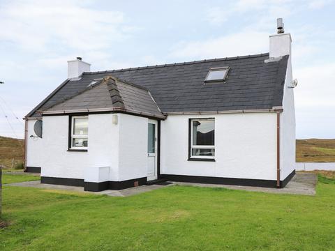 Holiday Cottage in Grimsay, Scotland Holiday Cottage in Western Isles, Scotland