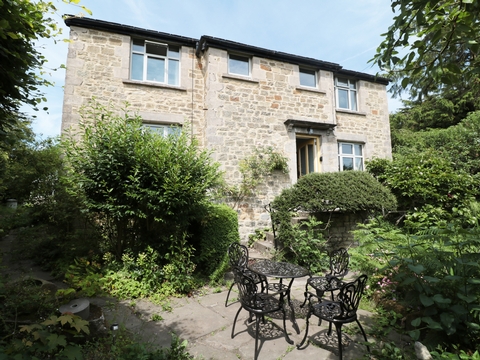 Holiday Cottage in Baslow, England Holiday Cottage in Derbyshire, England