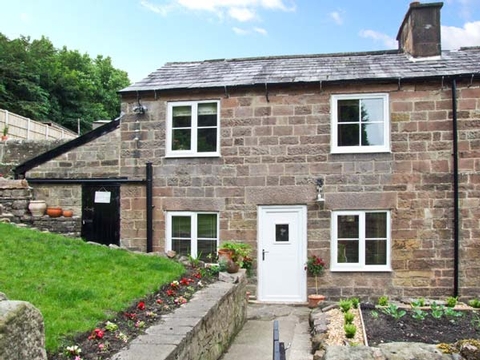 Holiday Cottage in Whatstandwell, England Holiday Cottage in Derbyshire, England