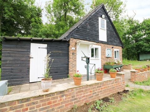 Holiday Cottage in Robertsbridge, England Holiday Cottage in East Sussex, England