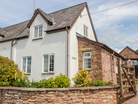 Holiday Cottage in Lydney, England Holiday Cottage in Gloucestershire, England