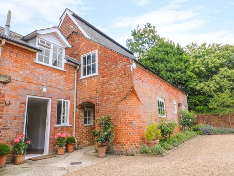 Holiday Cottage in Bentley hampshire, England Holiday Cottage in Hampshire, England