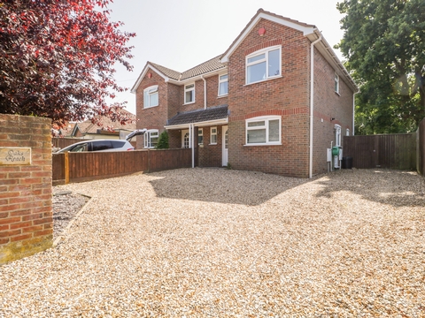 Holiday Cottage in Pennington hampshire, England Holiday Cottage in Hampshire, England