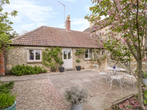 Holiday Cottage in Upper seagry, England Holiday Cottage in Wiltshire, England